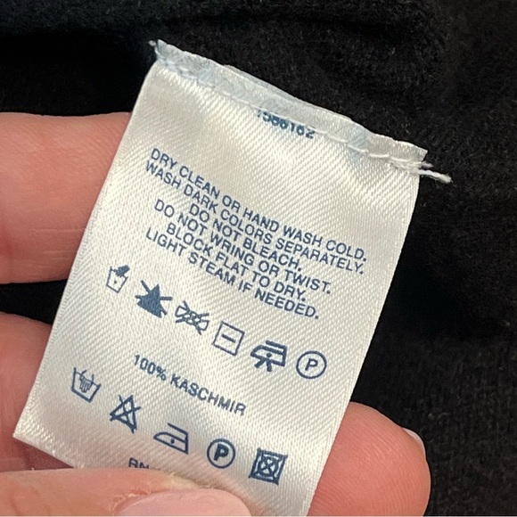 Lands’ End black Sweater size 6-8 100% cashmere - Picture 3 of 6